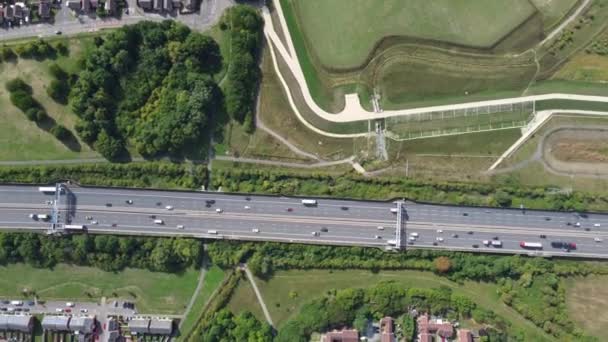 High Angle Footage British Motorways Roads Luton City England Запись — стоковое видео