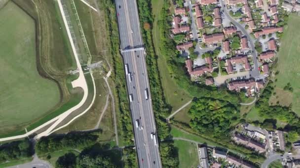 英国卢顿市英国高速公路和公路的高角度图像 拍摄于2022年9月12日 使用了Drone的相机 — 图库视频影像
