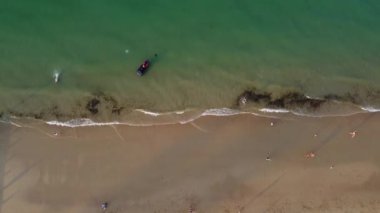 İngiltere, İngiltere, BOURNEMOUTH - 18 AĞUSTOS 2022: Bournemouth Plajında Yavaş Mo