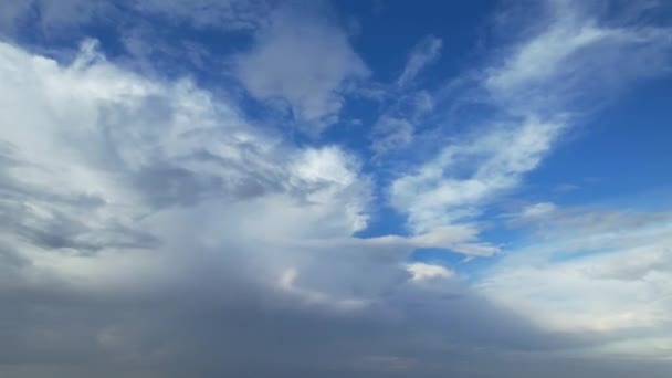 Yüksek Açılı Hızlı Yağmur Fırtına Bulutlarının Zaman Hızı Görüntüsü Şehrin — Stok video