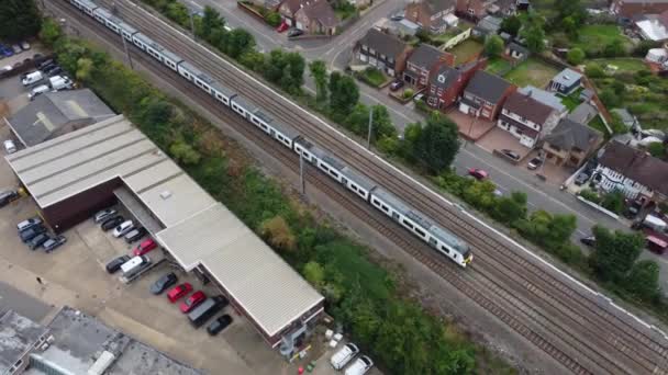 英国卢顿 2022年7月22日 卢顿轨道上火车的航景 — 图库视频影像
