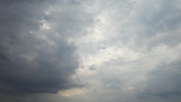 Şehrin Üzerine Yağmur Bulutları Yağar — Stok video