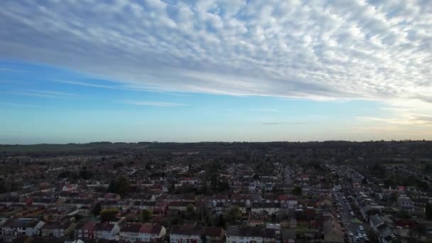 イギリス ルトン2023年1月30日 日没時のイギリス ルトン市の夕日の高角度映像 — ストック動画