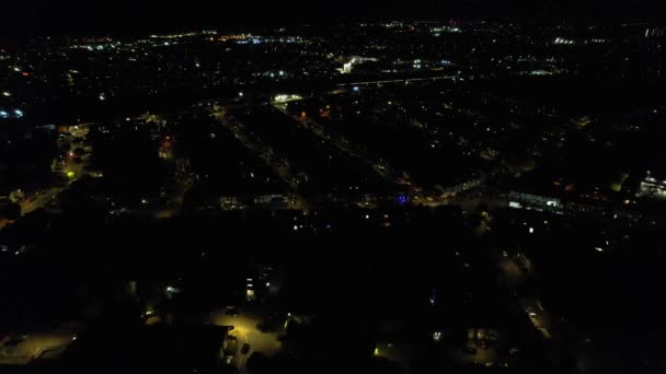 家庭上空的夜景 — 图库视频影像