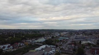 Luton, İngiltere, İngiltere - 22 Temmuz 2022: Luton City 'deki Kuzey Bölgelerinin Hava Görüntüsü, insansız hava aracı kameraları tarafından çekilen görüntüler 