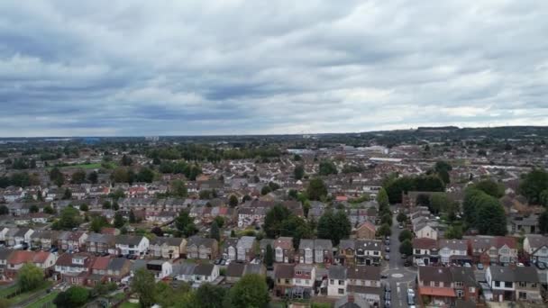 Luchtfoto Luton City Regen Zwarte Wolken Stad — Stockvideo
