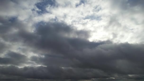 Vista Ángulo Alto Nubes Dramáticas Sobre Afiladoras Clappers Filmación Fue — Vídeos de Stock