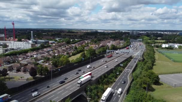 영국의 도로와 도시의 2023년 23일에 카메라로 — 비디오