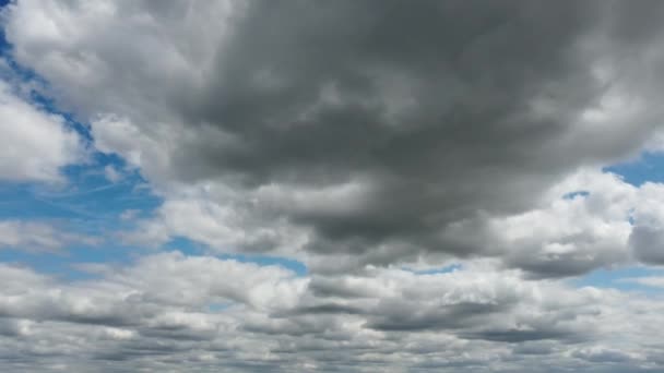Nuvens Dramáticas Movimento Rápido Sobre Inglaterra Imagens Alto Ângulo Drone — Vídeo de Stock