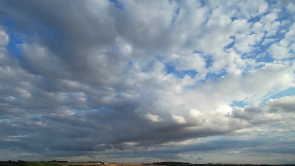 Najpiękniejsze Niebo Chmury Tuż Przed Zachodem Słońca Nad Anglią Wielka — Wideo stockowe