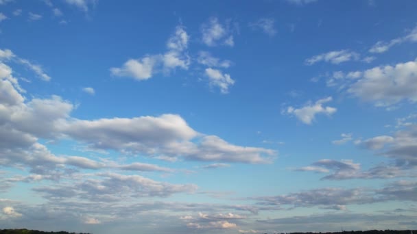 Güzel Gökyüzü Bulutlar Gün Batımından Hemen Önce Ngiltere Büyük Britanya — Stok video