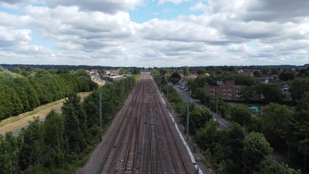 Zdjęcia Lotnicze Miasta Luton Torami Kolejowymi Anglia Nagranie Kamery Drona — Wideo stockowe