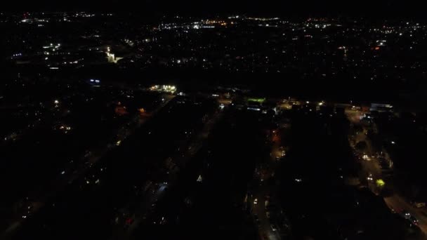 英国灯火通明的卢顿市午夜空中景观 高角镜头 于2023年7月28日用无人机拍摄 — 图库视频影像