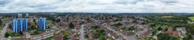 Batı Luton Şehri ve Konut Bölgesi Yüksek Açı Panoramik Manzarası. 30 Temmuz 2023 'te Drone' un Kamerasıyla Hava Görüntüsü. İngiltere, İngiltere