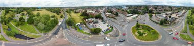 Batı Luton Şehri ve Konut Bölgesi Yüksek Açı Panoramik Manzarası. 30 Temmuz 2023 'te Drone' un Kamerasıyla Hava Görüntüsü. İngiltere, İngiltere