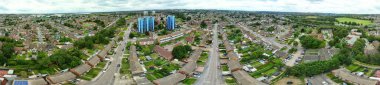 Batı Luton Şehri ve Konut Bölgesi Yüksek Açı Panoramik Manzarası. 30 Temmuz 2023 'te Drone' un Kamerasıyla Hava Görüntüsü. İngiltere, İngiltere