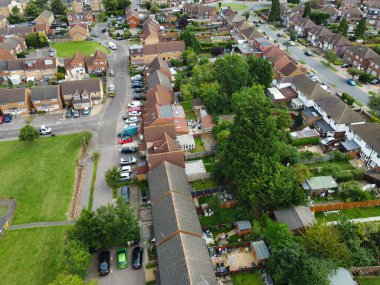 Batı Luton Şehri ve Konut Bölgesi Yüksek Açı Panoramik Manzarası. 30 Temmuz 2023 'te Drone' un Kamerasıyla Hava Görüntüsü. İngiltere, İngiltere