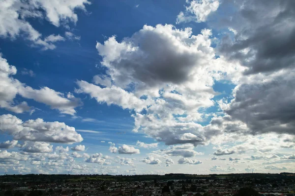 ウェスタンルートン市と住宅地区の高角度ビュー 2023年7月30日にドローンのカメラで撮影された航空写真 Category イギリス — ストック写真