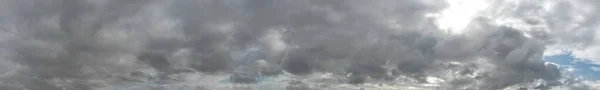 Die Kamerafilme Einer Drohne Zeigen Dramatische Wolken Und Den Himmel — Stockfoto