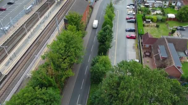 ウェスタンルートン市と住宅地区の高角度ビュー 2023年7月30日にドローンのカメラで撮影された航空写真 ルートン イギリス — ストック動画
