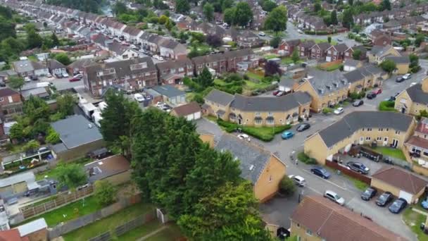 西卢顿市和住宅区的高角景观 2023年7月30日 用Drone S相机拍摄的空中图像 Luton — 图库视频影像