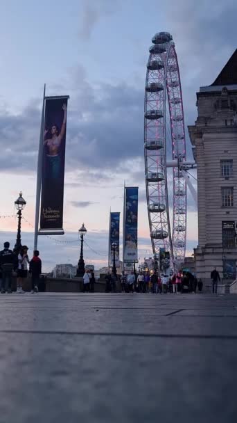 Πανέμορφη Θέα Του Φωτισμένου Ματιού Του Λονδίνου Στο Westminster Στο — Αρχείο Βίντεο