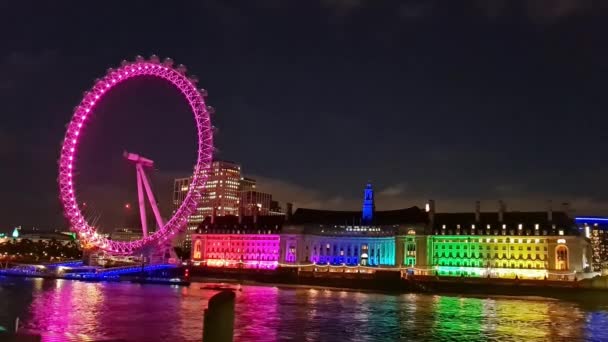 Φωτισμένο Μάτι Λονδίνου Από Τον Ποταμό Τάμεση Γουέστμινστερ Αγγλία Μεγάλη — Αρχείο Βίντεο