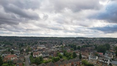 Luton City ve Residential District 'in yüksek açılı görüntüsü. İHA 'nın Kamerasıyla 23 Temmuz 2023' te çekilmiş hava görüntüsü. İngiltere, İngiltere