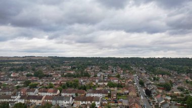 Luton City ve Residential District 'in yüksek açılı görüntüsü. İHA 'nın Kamerasıyla 23 Temmuz 2023' te çekilmiş hava görüntüsü. İngiltere, İngiltere