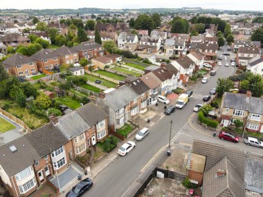 Luton City ve Residential District 'in yüksek açılı görüntüsü. İHA 'nın Kamerasıyla 23 Temmuz 2023' te çekilmiş hava görüntüsü. İngiltere, İngiltere