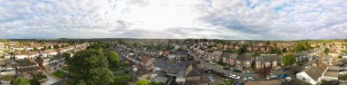 Luton City ve Residential District 'in yüksek açılı görüntüsü. İHA 'nın Kamerasıyla 23 Temmuz 2023' te çekilmiş hava görüntüsü. İngiltere, İngiltere