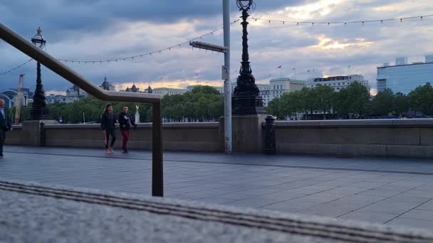 Touristen Auf Dem Weg Zum London Eye Westminster Central London — Stockvideo