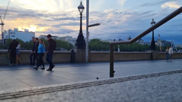 Turisti Che Camminano Lungo Sentiero London Eye Westminster Central London — Video Stock
