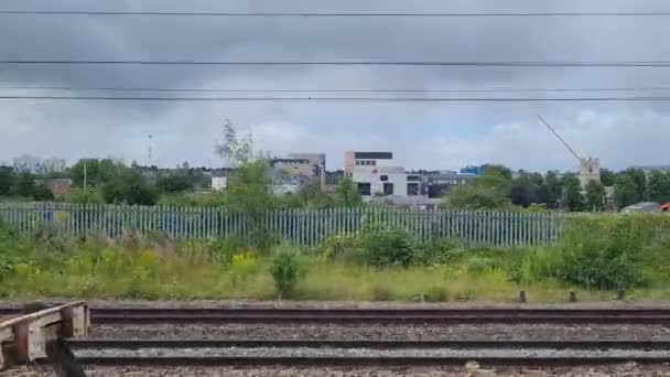 Seitenansicht Des Umzugs Des British National Train Von Luton City — Stockvideo