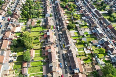 Luton City 'nin kuzeydoğusu ve yerleşim bölgesinin yüksek açılı görüntüsü. Hava Görüntüsü, İHA 'nın Kamerası ile 26 Ağustos 2023' te kaydedildi. İngiltere, İngiltere