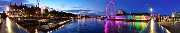Найкрасивіші Кадри Освітленого Лондонського Ока Від Річки Темзи Вестмінстер Тауер — стокове фото