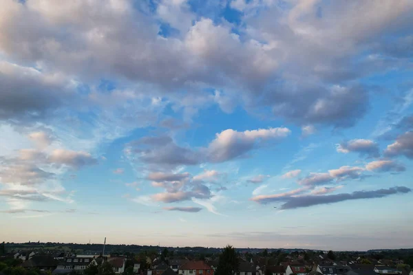 Δραματικά Σύννεφα Και Ουρανός Πάνω Από Την Πόλη Luton Της — Φωτογραφία Αρχείου