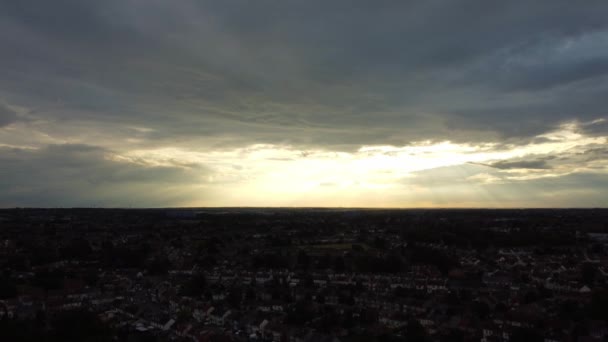 Images Aériennes British City Sous Les Nuages Pluvieux Coucher Soleil — Video