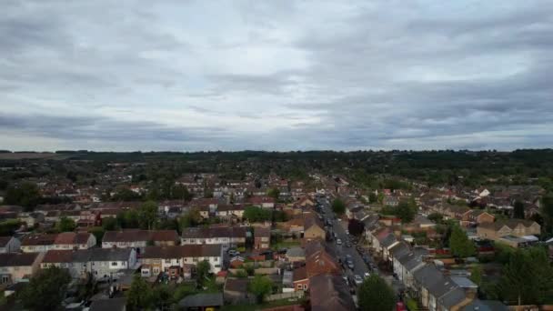 Nagranie Lotnicze British City Rainy Clouds Podczas Zachodu Słońca Sierpnia — Wideo stockowe