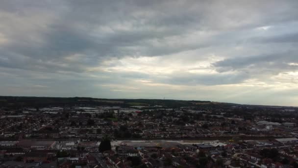 Images Aériennes British City Sous Les Nuages Pluvieux Coucher Soleil — Video