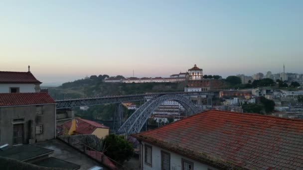 Vista Ángulo Alto Histórica Ciudad Oporto Portugal Desde Orilla Del — Vídeo de stock