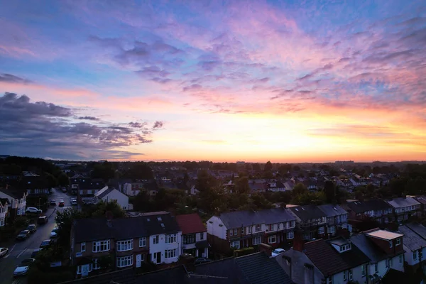 Luftaufnahme Der Stadt Mit Herrlichem Himmel Und Wolken Bei Sonnenuntergang — Stockfoto