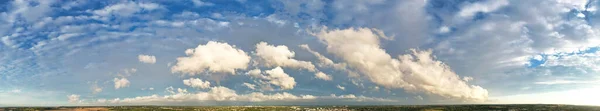 Panoramic View Dramatical Clouds Sunset City — Stock Photo, Image