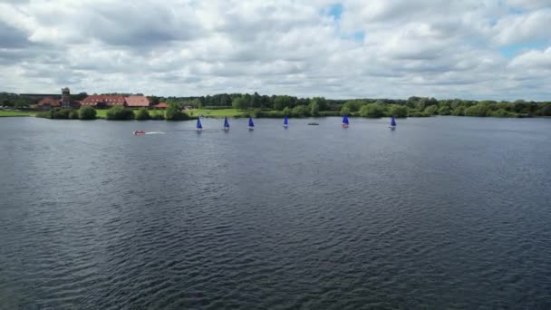 Images Grand Angle Gens Naviguant Lac Caldecotte Situé Milton Keynes — Video