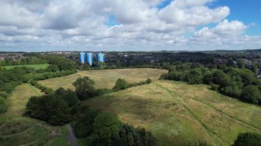 İngiltere 'nin Kuzey Luton şehrinin yüksek açılı görüntüleri. Görüntü İHA 'nın Kamerasıyla 15 Ağustos 2023' te kaydedildi.