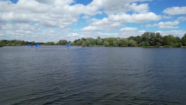 People Boating Caldecotte Lake Located Milton Keynes City England Velká — Stock video