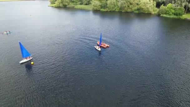 Imágenes Ángulo Alto People Boating Caldecotte Lake Situado Milton Keynes — Vídeo de stock