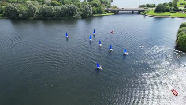 High Angle Felvételek People Boating Caldecotte Lake Található Milton Keynes — Stock videók