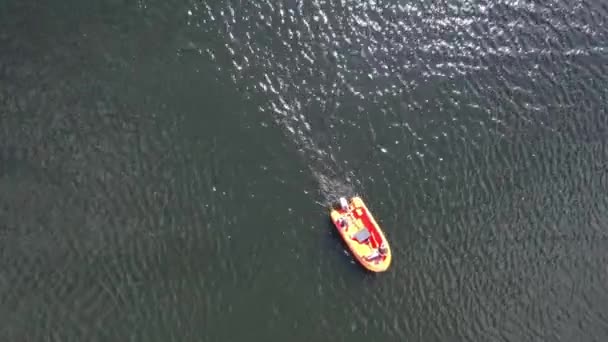 High Angle Footage People Boating Caldecotte Lake Located Milton Keynes — стоковое видео
