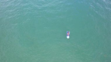 İngiltere 'nin Bournemouth City Sandy Plajı' nda En Güzel ve Çekici Turist Yeri 'nin Havadan Görüntüsü, 23 Ağustos 2023' te güneşli bir günde Drone 'un Kamerasıyla görüntülendi..